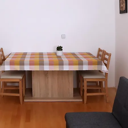 아파트 Apartma Dolinar